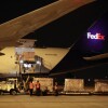 Aeroport de Roissy, avion cargo Boeing 777 Fedex, chargement d'un fret d'aide alimentaire a destination du Kenya