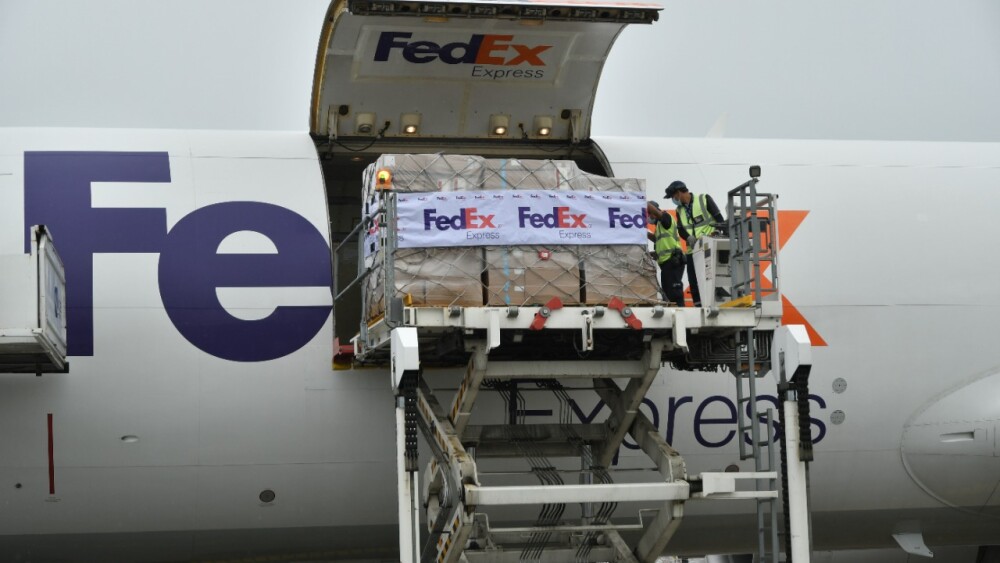 fedex-oxygen-concentrator-shipment.jpeg