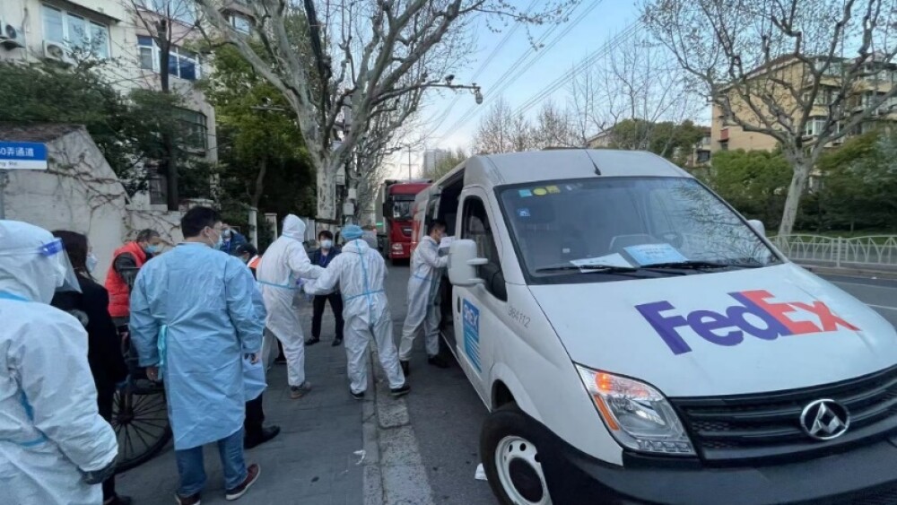 FedEx Assists Shanghai in Delivery of Daily Essentials photo 4