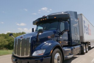 fedex-aurora-paccar-announcement-hero.jpg