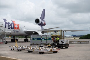 FEDEX915-026.jpg