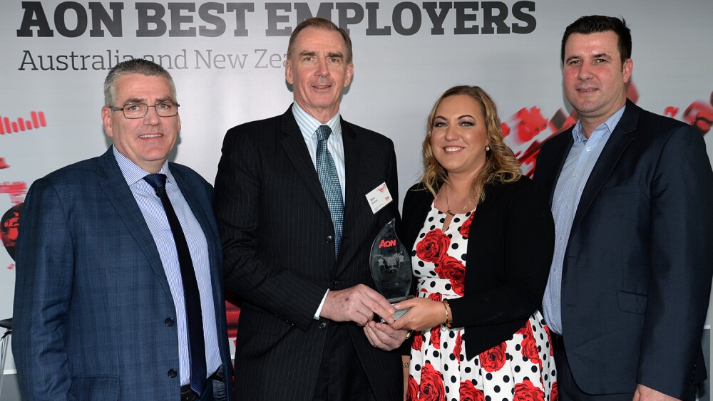 representatives-from-fedex-accept-accreditation-for-best-employer-in-the-2016-aon-hewitt-best-employers-in-australia-and-new-zealand-program.jpg