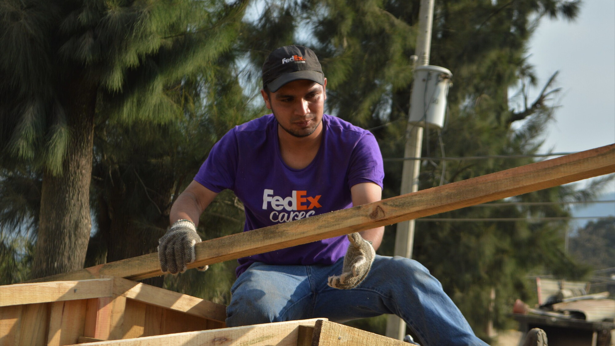 FedEx Launches 50 Days of Caring to Celebrate its 50th Anniversary
