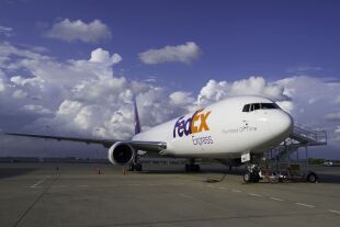 fedex-b767f.jpg