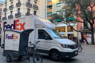 flota-fedex-e-bike-y-furgoneta-gas-natural-comprimido.jpg