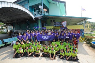 fedex-care-01.jpg