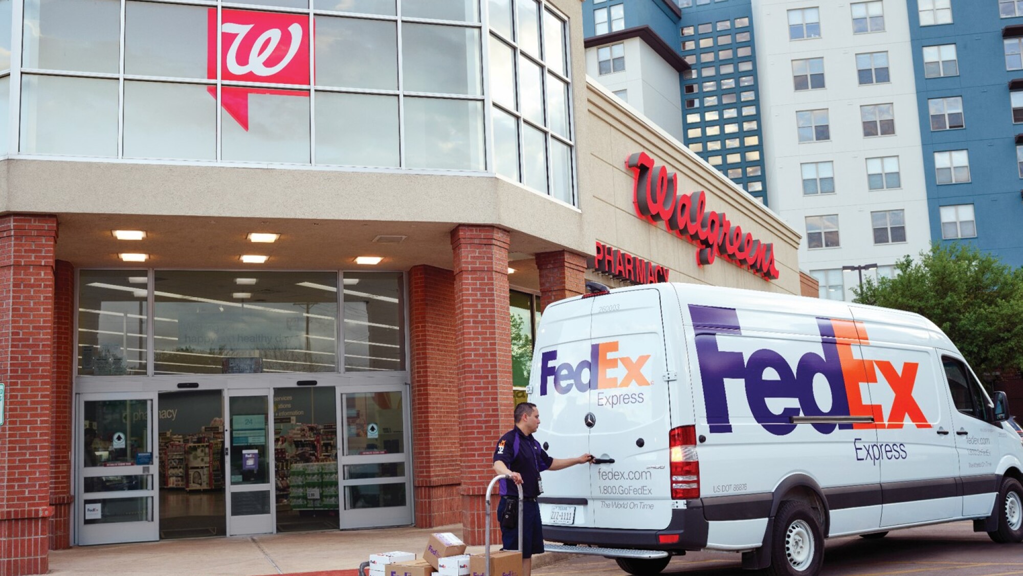 El servicio de entrega y recogida de paquetes de FedEx Express llega a
