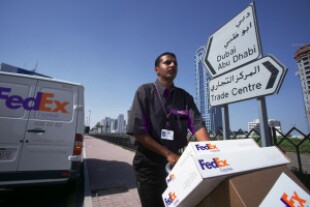 courier-in-dubai.jpg