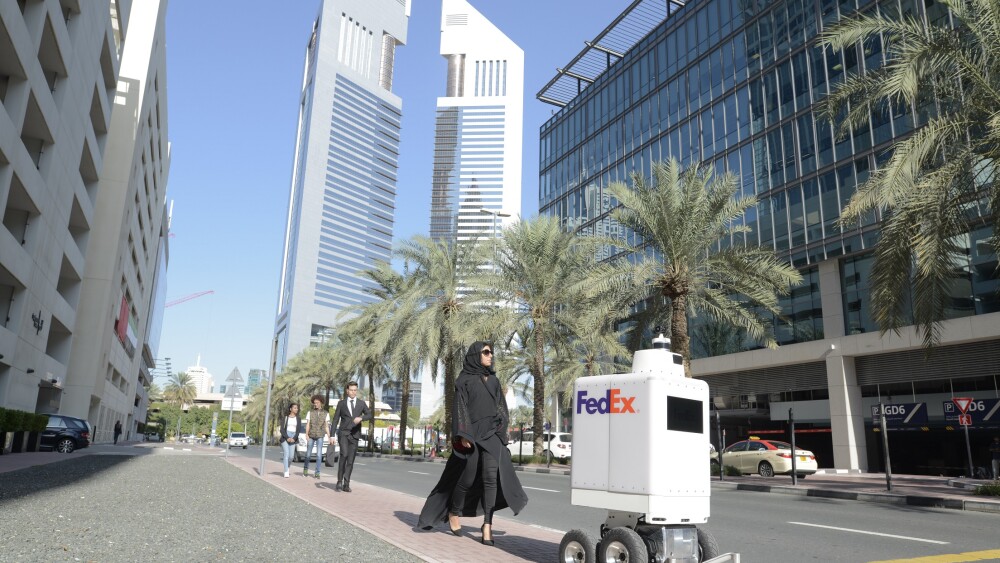 fedex-welcomed-roxo-on-its-first-international-appearance-in-dubai-1.jpg