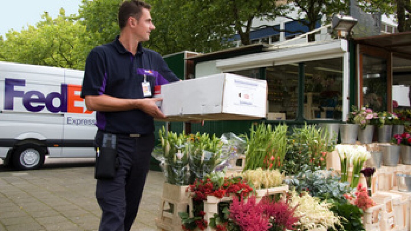 FedEx Delivers Longer Vase Life for Flowers for Valentine’s Day