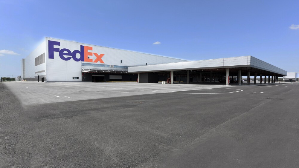 联邦快递国际快件和货运中心外部-fedex-shanghai-express-and-cargo-hub-exterior.jpg