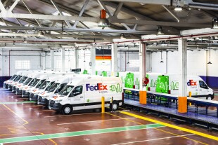 FedEx Express Spain welcomes first electric vehicles.jpg