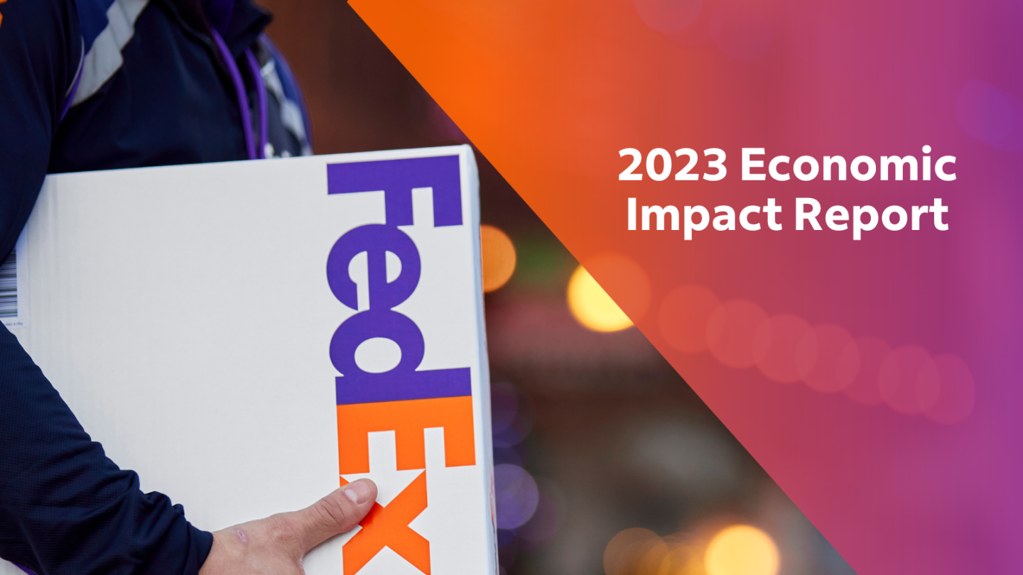 W raporcie podkreślono wpływ gospodarczy FedEx w związku z obchodami 50. rocznicy istnienia firmy