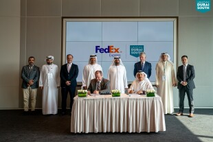 fedex-express-and-dubai-south-signing-the-agreement.jpg