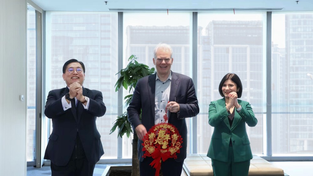 FedEx Inaugurates New China Headquarters 02.jpg