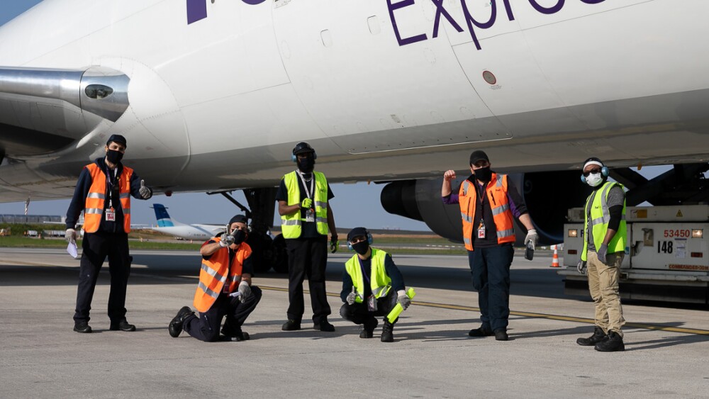 employes-fedex-mobilises-contre-le-covid-19.jpg