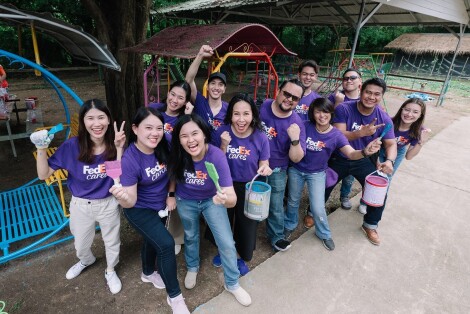 FedEx Thailand Team Members Devote Time to Refurbish a School in Phetchaburi 