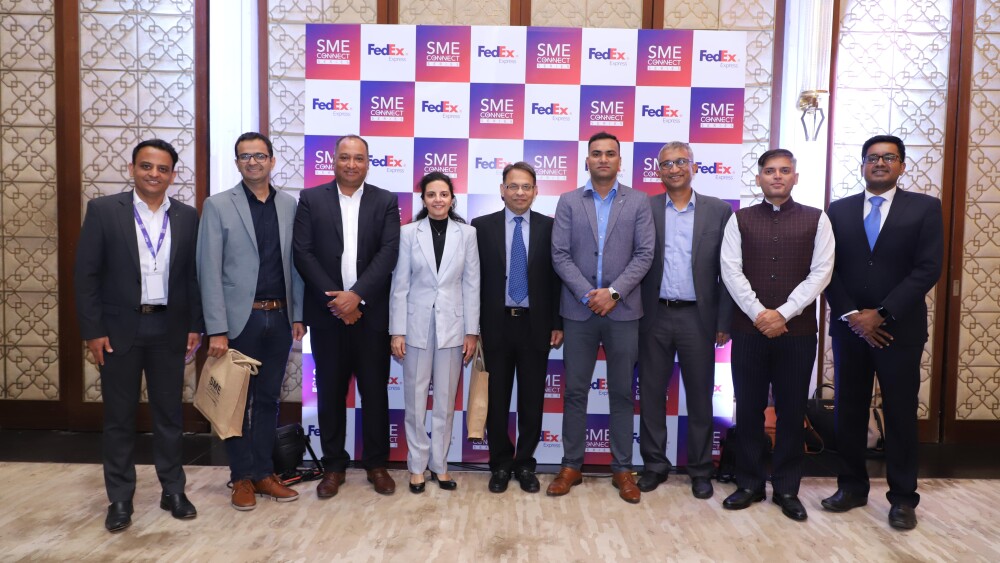 (L) Nitin Tatiwala, Vice President, AMEA Marketing, FedEx Express and (3rd from L) Suvendu Choudhury, Vice President, Operations - India, FedEx Express with the panelists at the FedEx SME Connect series event on ‘Future-Fit SMEs: Unlocking Growth Opportunities through Digital Transformation’.