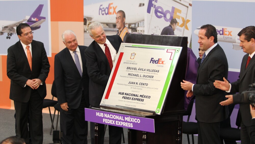 inauguracionhubfedex2.jpg