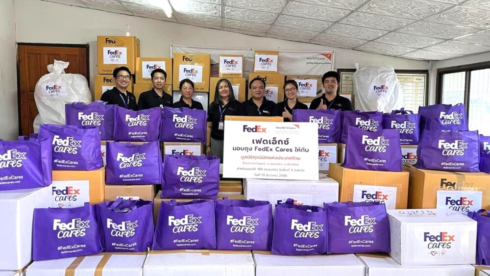 FedEx_Photo_FedEx Cares Purple Tote Bag Donation.jpeg