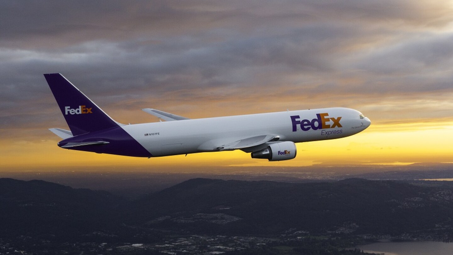 FedEx CEO Addresses Deregulation, Open Skies