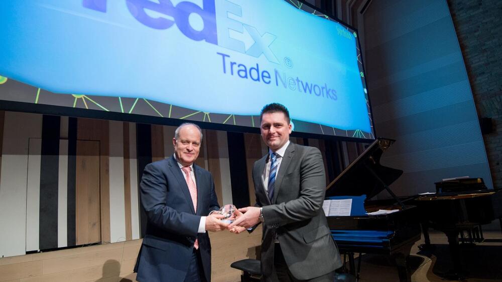 fedex-trade-networks-superbrand-prize-hungary.jpg