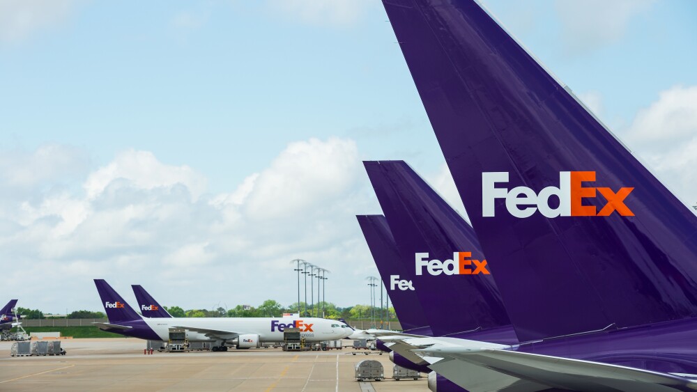 fedex-767.jpg