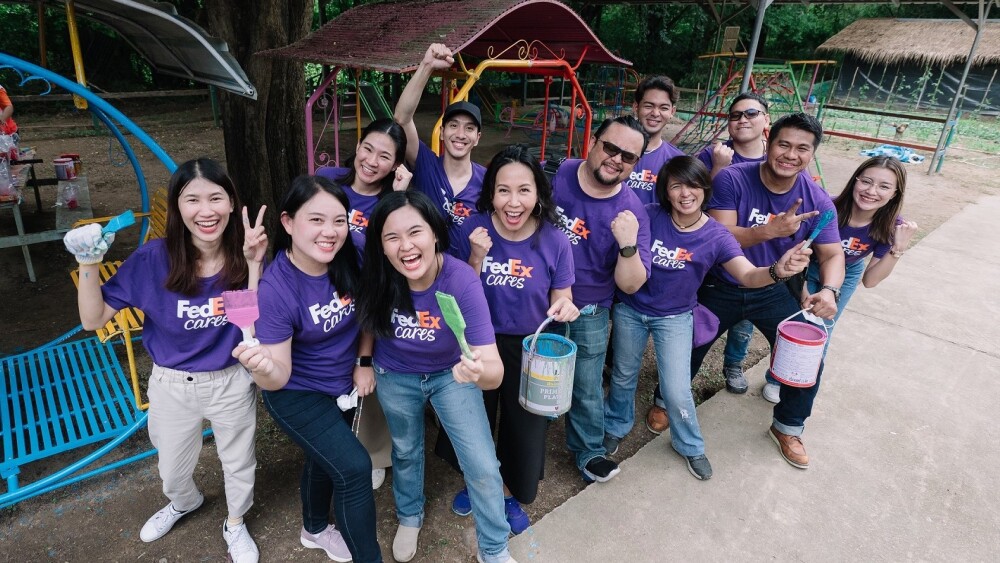 FedEx Thailand Team Members Devote Time to Refurbish a School in Phetchaburi 