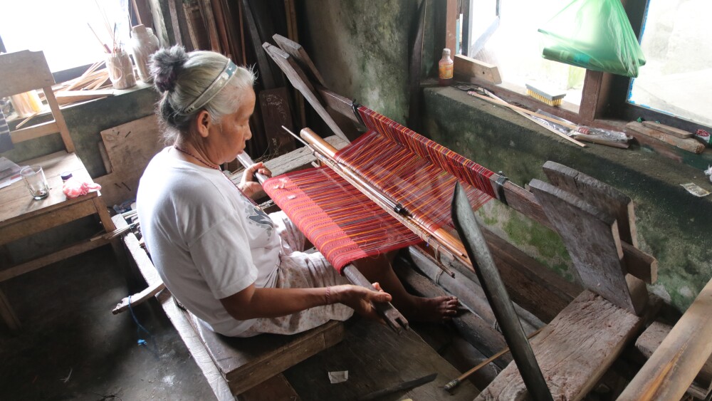 Women Weaver in Desa Tanglad.JPG