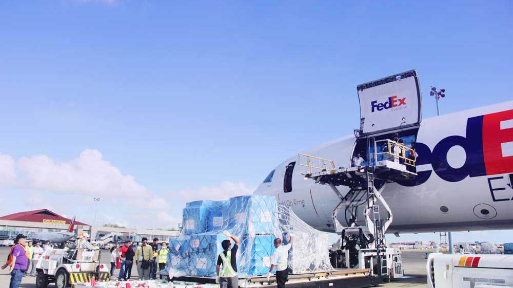 fedex-ph-relief-05.jpg