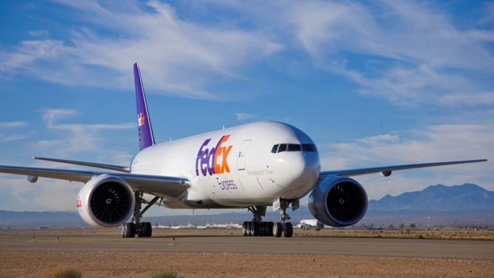 fedex-boeing-777f-2.jpg