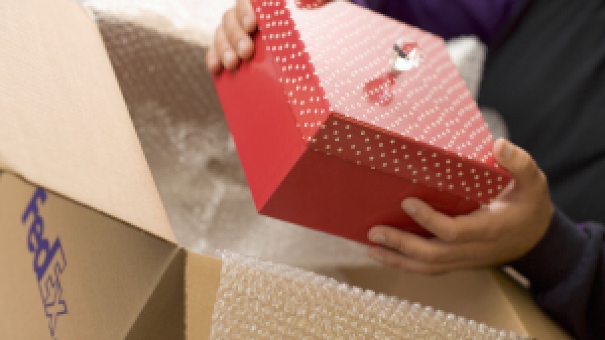 FedEx offers suggestions for smooth holiday shipping, News