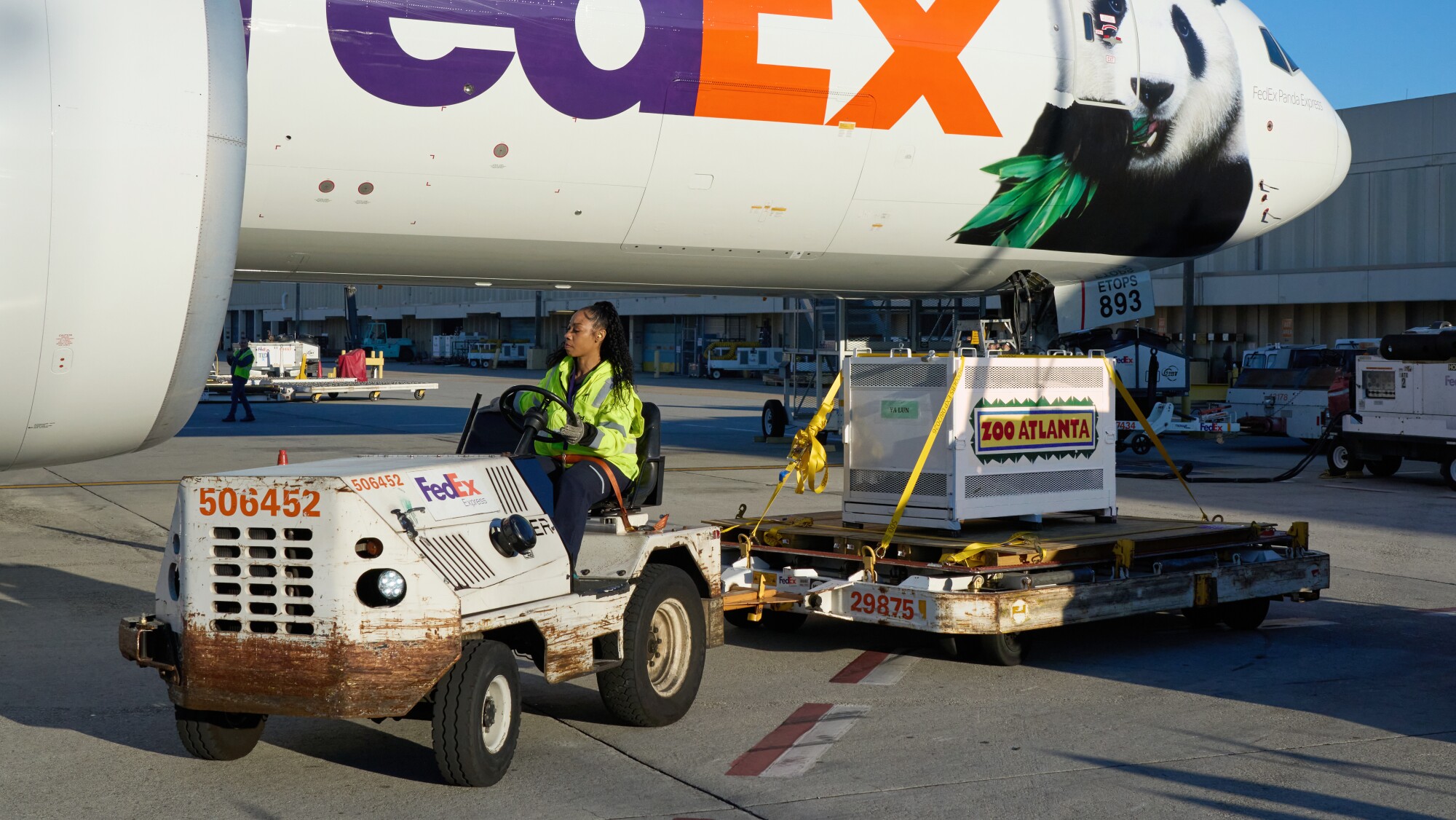 FedEx Panda Express Completes FirstEver Roundtrip Deliveries