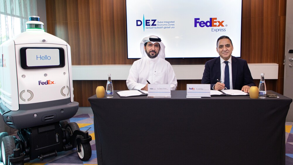 fedex-and-dubai-integrated-economic-zones-sign-an-agreement-to-start-the-roxo-trial.jpg